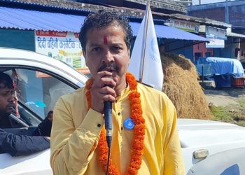 चितवनबाट दुई अर्थशास्त्रीलाई पन्छाएका हरि ढकाल