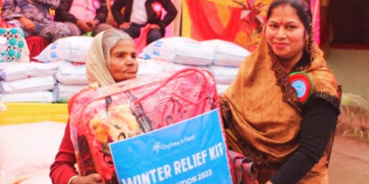 हरिनगरमा एकल महिला परिवारलाई खाद्यान्न तथा न्यानो कपडा वितरण