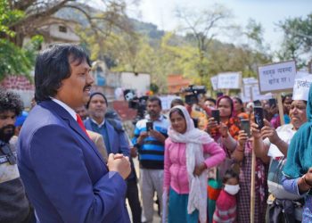 मिटर ब्याज पीडितहरुलाई भेट्न मातातीर्थ पुगे सीके राउत