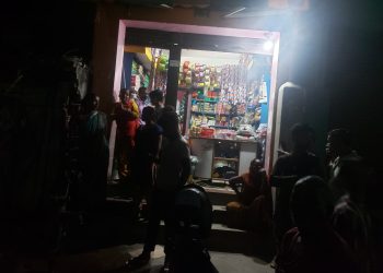 क्राईम ब्रान्चको प्रहरी हुँ भन्दै  पसलमा लुटपाट