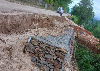 सडक भासिँदा तिवारीभञ्याङ–मानेडाँडा–अधेँरीघाट सडक अवरुद्ध