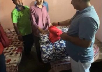 युवा नेता अभिषेक गिरिद्वारा विपन्न परिवारलाई नगद तथा सामग्री सहयोग