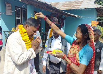 मतदातामाझ लोकप्रिय बन्दै काेइराला