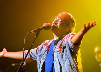 ‘भोको पेटले आदर्श गाएर मान्छे कतिन्जेलसम्म बाँच्छ र ?’