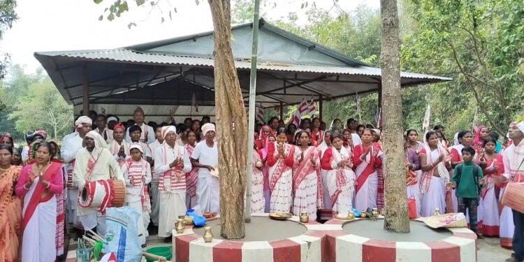 उराँव समुदायले परम्परागत विधिसहित सरहुल पर्व मनाए